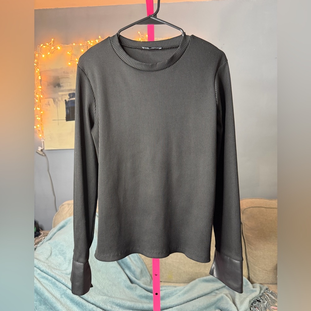 Zara Ribbed Black Top Faux Leather Cuff Long Sleeve Size Large✨